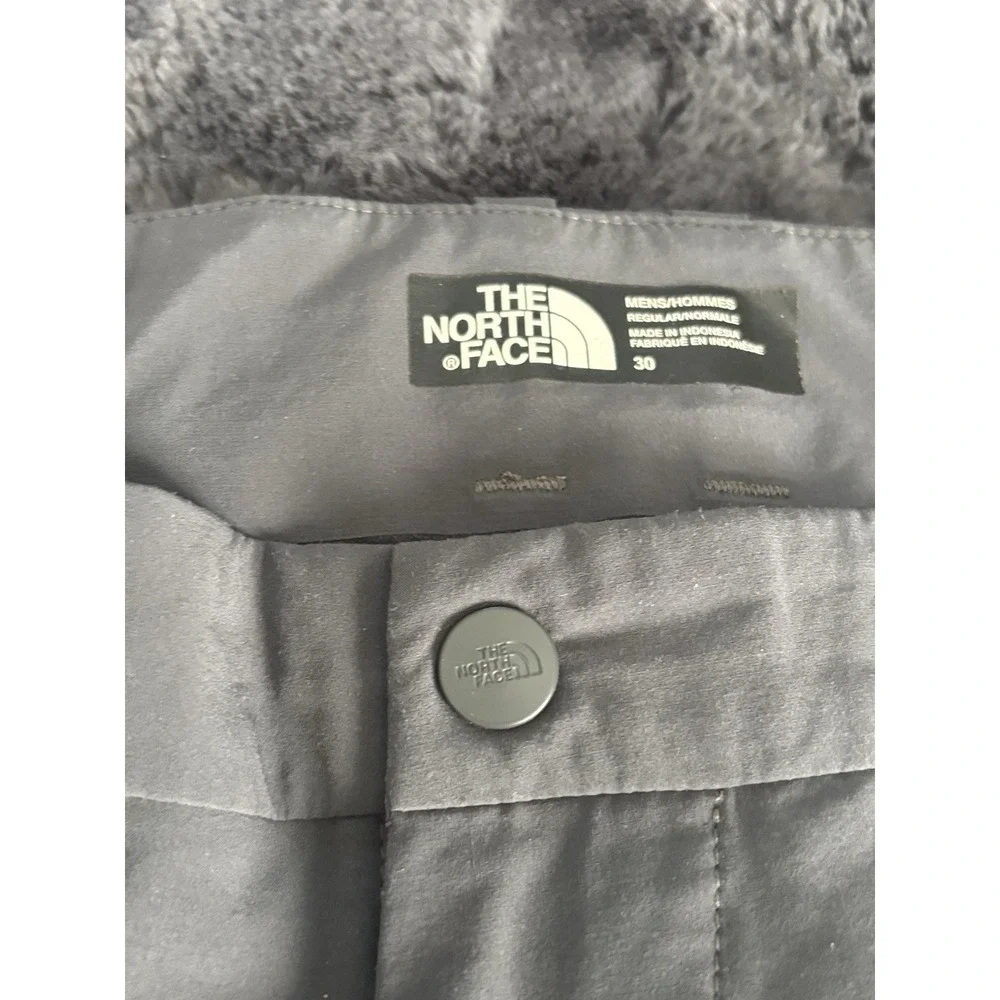 The North Face Mens Waist 30 X 9 Performance Shorts Dark Grey Utility